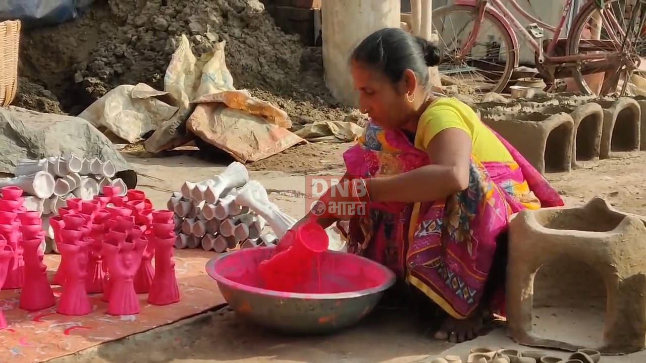 नालंदा के कुम्हारों की दीपावली की तैयारी, दीपावली नजदीक, कुम्हार दिन-रात मिट्टी के दीये बनाने में जुटे 3