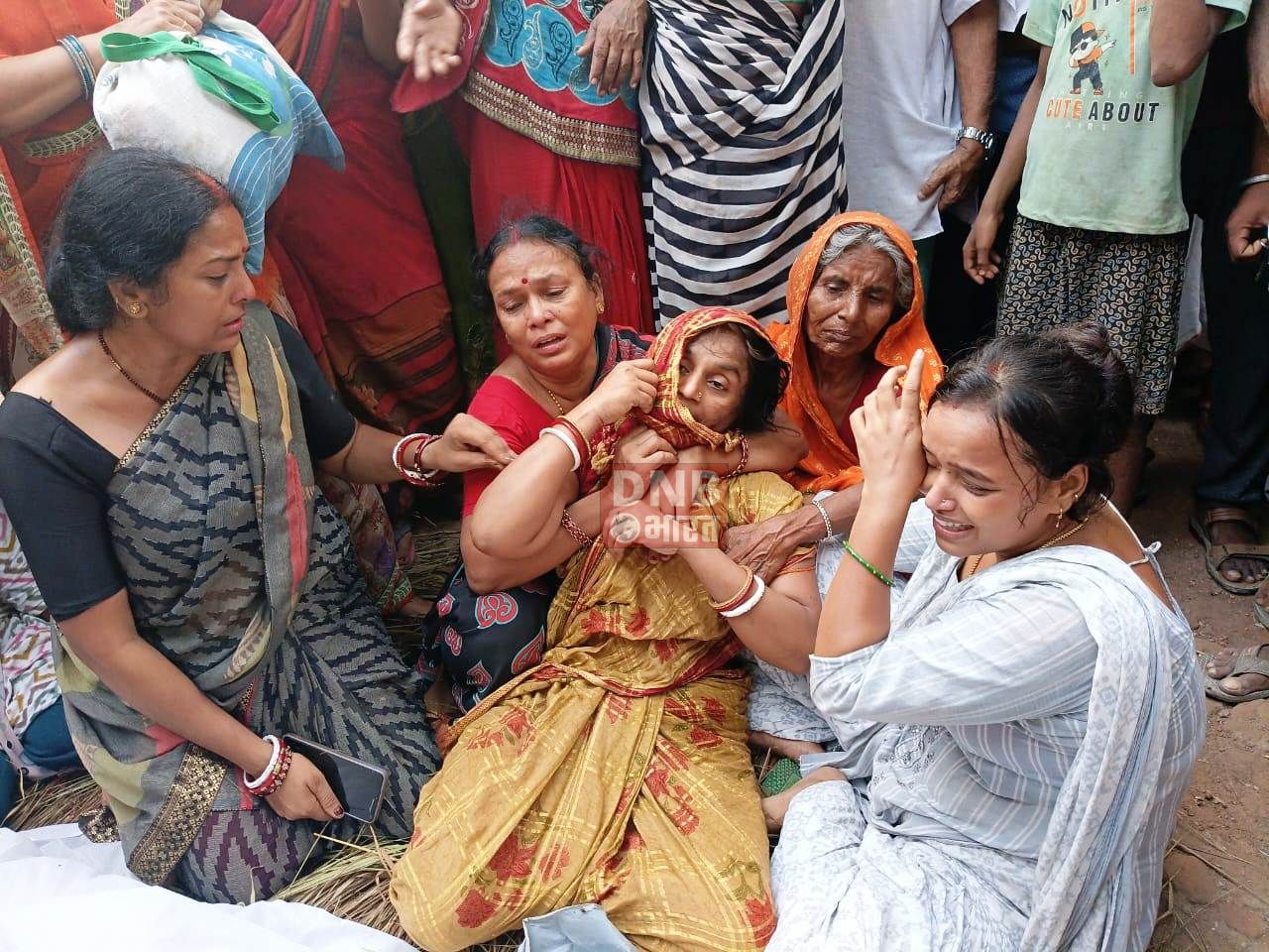 पिता के साथ कार से लौट रही छात्रा को बाइक सवार अपराधियों ने मारी गोली, शव बछवाड़ा पहुंचते पसरा मातम 2