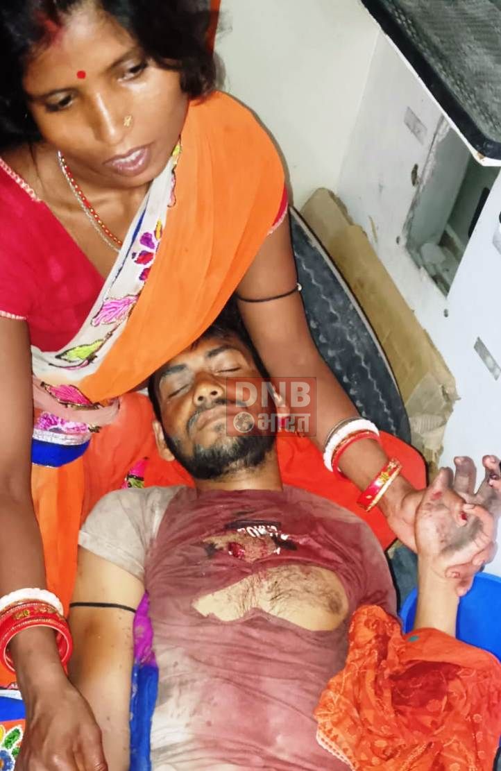 सिमरिया धाम में छिनतई का विरोध किया तो श्रद्धालुओं के सीने में उतार दी गोली, ख़ून से लथपथ स्थिति में युवक निजी अस्पताल में भर्ती 3