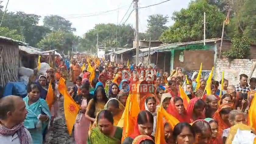 हजारों की संख्या में श्रद्धालुओं ने सिमरिया गंगाधाम में किया प्रथम परिक्रमा, जयकारे से गुंजा सिमरिया धाम 2