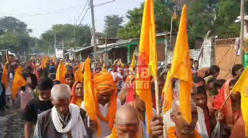 हजारों की संख्या में श्रद्धालुओं ने सिमरिया गंगाधाम में किया प्रथम परिक्रमा, जयकारे से गुंजा सिमरिया धाम 4