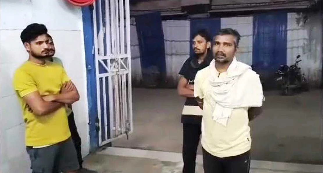 बेगूसराय में पत्नी की बेवफाई से परेशान एक पति ने गले में फंदा लगाकर किया आत्महत्या 3