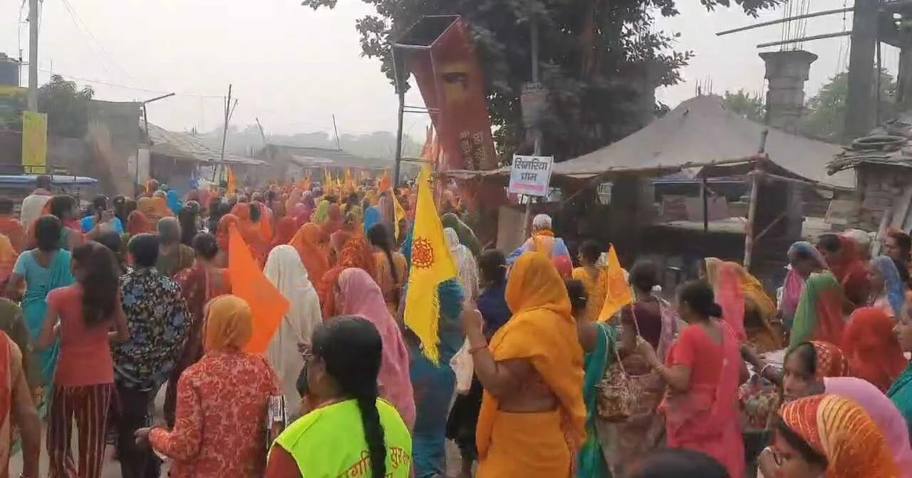 बेगूसराय के प्रसिद्ध सिमरिया गंगा धाम में देव उठान एकादशी के मौके पर तीसरी एवं अंतिम गंगा परिक्रमा में साधु संतों के अलावा हजारों की संख्या में श्रद्धालुओं ने लिया भाग 3