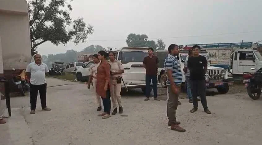बाथरूम में फंदे से लटका मिला महिला सिपाही का शव, अगले महीने होनी थी शादी 4