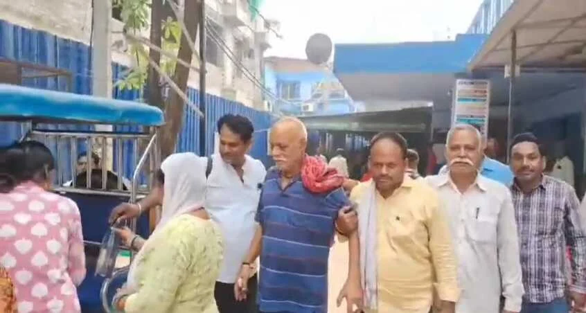 बेगूसराय में गीदर ने आधे दर्जन लोगों को काट काट कर किया बुरी तरह जख्मी, सदर अस्पताल में भर्ती 2