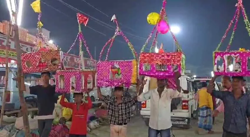 मिथिला का प्रसिद्ध लोक पर्व सामा-चकेवा भाई और बहन ने  मिलकर बेगूसराय में बड़ी धूमधाम से मनाया 2