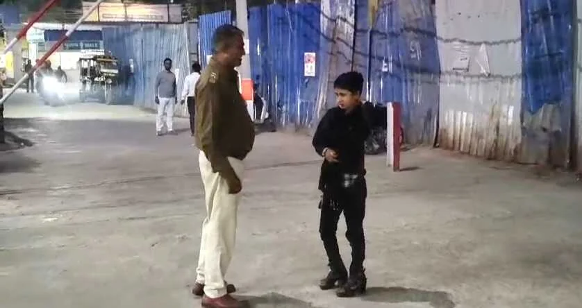 बेगूसराय में ऑर्केस्ट्रा के महिला कलाकर मारपीट में घायल, सदर अस्पताल में भर्ती, एक होटल संचालक पर मारपीट करने का लगाया आरोप  3