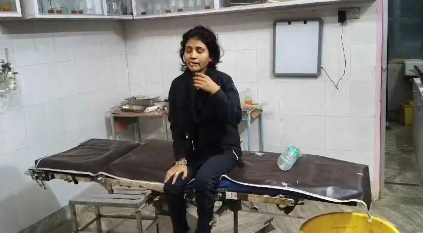 बेगूसराय में ऑर्केस्ट्रा के महिला कलाकर मारपीट में घायल, सदर अस्पताल में भर्ती, एक होटल संचालक पर मारपीट करने का लगाया आरोप  2