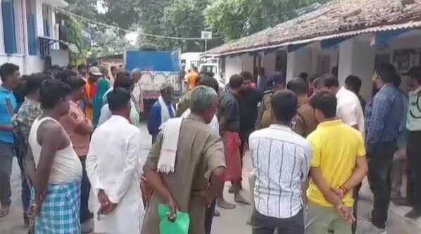 बेगूसराय में जमीनी विवाद में कलयुगी भतीजे ने चाची का गला घोटकर व  पीट पीट कर किया हत्या, इलाके में फैली सनसनी  3