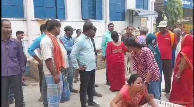 बेगूसराय में जमीनी विवाद में कलयुगी भतीजे ने चाची का गला घोटकर व  पीट पीट कर किया हत्या, इलाके में फैली सनसनी  5