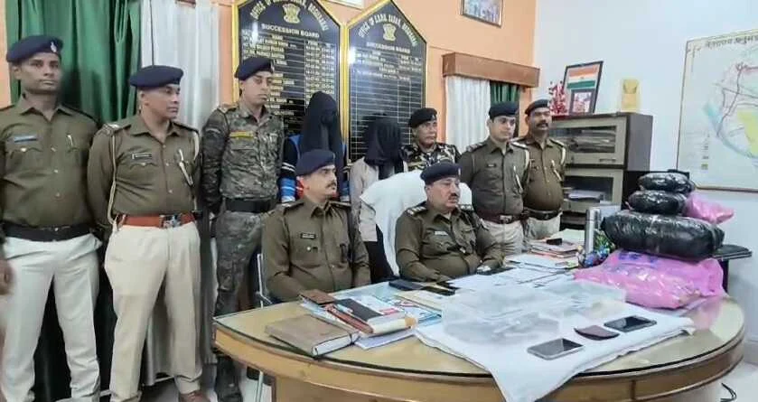 बेगूसराय पुलिस को मिली सफलता, पुलिस ने दो हथियार तस्कर व गांजा तस्कर को भारी मात्रा में हथियार व गांजा के साथ किया गिरफ्तार 2