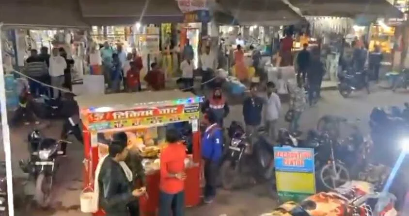समस्तीपुर: ग्राहक बनकर आये बदमाशाों ने ज्वेलरी दुकान से लूटे करोड़ों के जेवरात, सीसीटीवी खंगाल रही है पुलिस 2