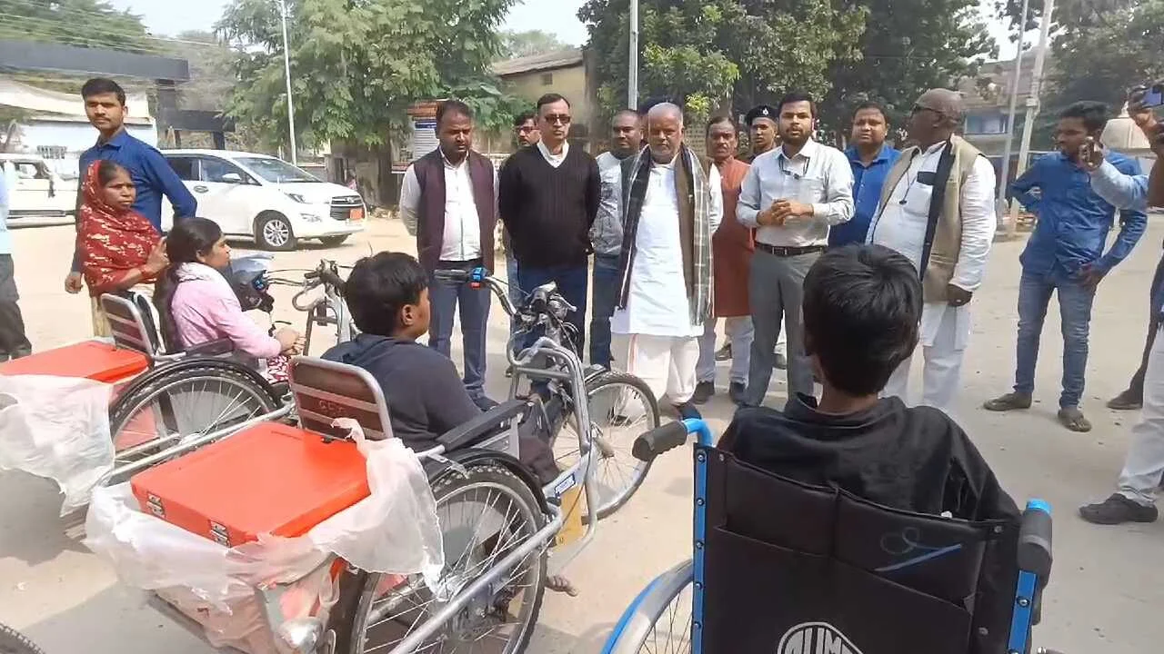 नालंदा: महाराष्ट्र चुनाव और बिहार उपचुनाव में एनडीए की जीत पर मंत्री श्रवण ने कहा:- इस रिजल्ट के बाद महागठबंधन का दम घुटने लगा है, 2025 के बाद बिहार में महागठबंधन का दम पूरी तरह से घुट जाएगा 2