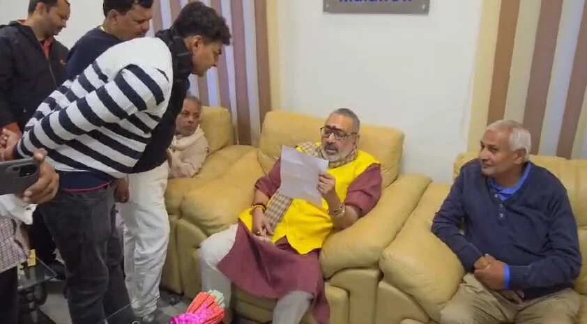 जम्मू कश्मीर की सरकार ने जिस तरह से हिंदुओं के घरों को बुलडोजर उजारने का काम किया है, वह सौहार्द को बिगाड़ने वाला है - गिरिराज सिंह 2