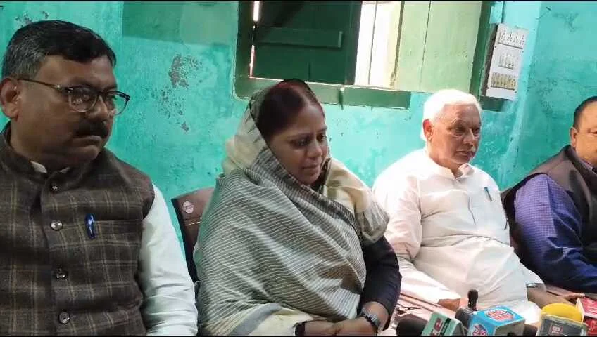 बिहार में जाति आधारित गणना के बाद आरक्षण का दायरा बढ़ाया गया,लेकिन राज्य सरकार सही तरीके से बातों को नहीं रखने के कारण न्यायालय ने इस पर रोक लगा दी - राजद जिलाध्यक्ष सह पूर्व विधान पार्षद रोमा भारती 3