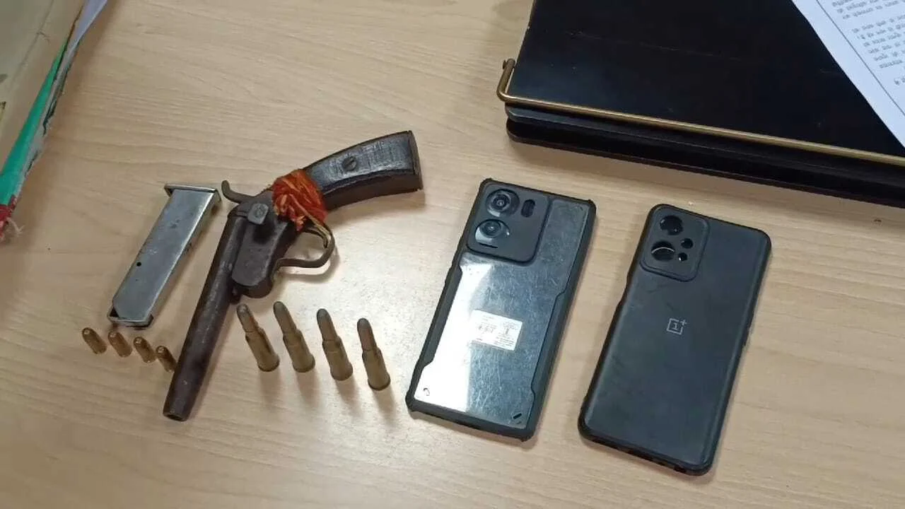 सोहसराय थाना क्षेत्र इलाके में युवक को गोली मारने मामले में पुलिस ने चार बदमाश को किया गिरफ्तार 2