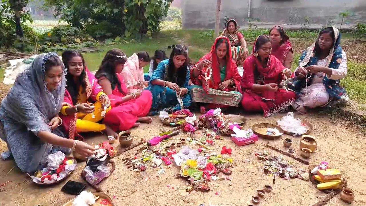 नालंदा: भाई की लंबी आयु के लिए बहनों ने किया भाई दूज, भाई बहन के पवित्र रिश्ते का प्रतीक है भाई दूज पर्व 2