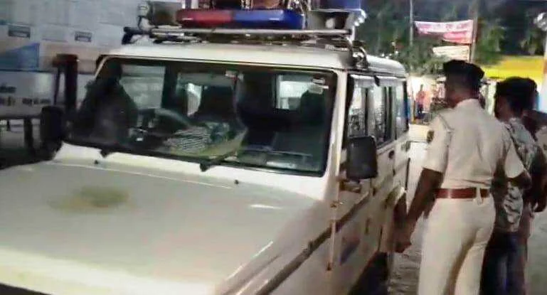 बेगूसराय में हथियार के बल पर रंगदारी मांगने पर लोगो ने किया जमकर पिटाई, बाद में किया पुलिस के हवाले 3