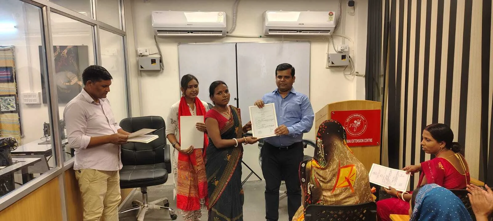 बेसिक्स ऑफ इंडियन पैटर्न मेकिंग एंड कटिंग-वुमेनवियर" पर कार्यशाला आयोजित 2