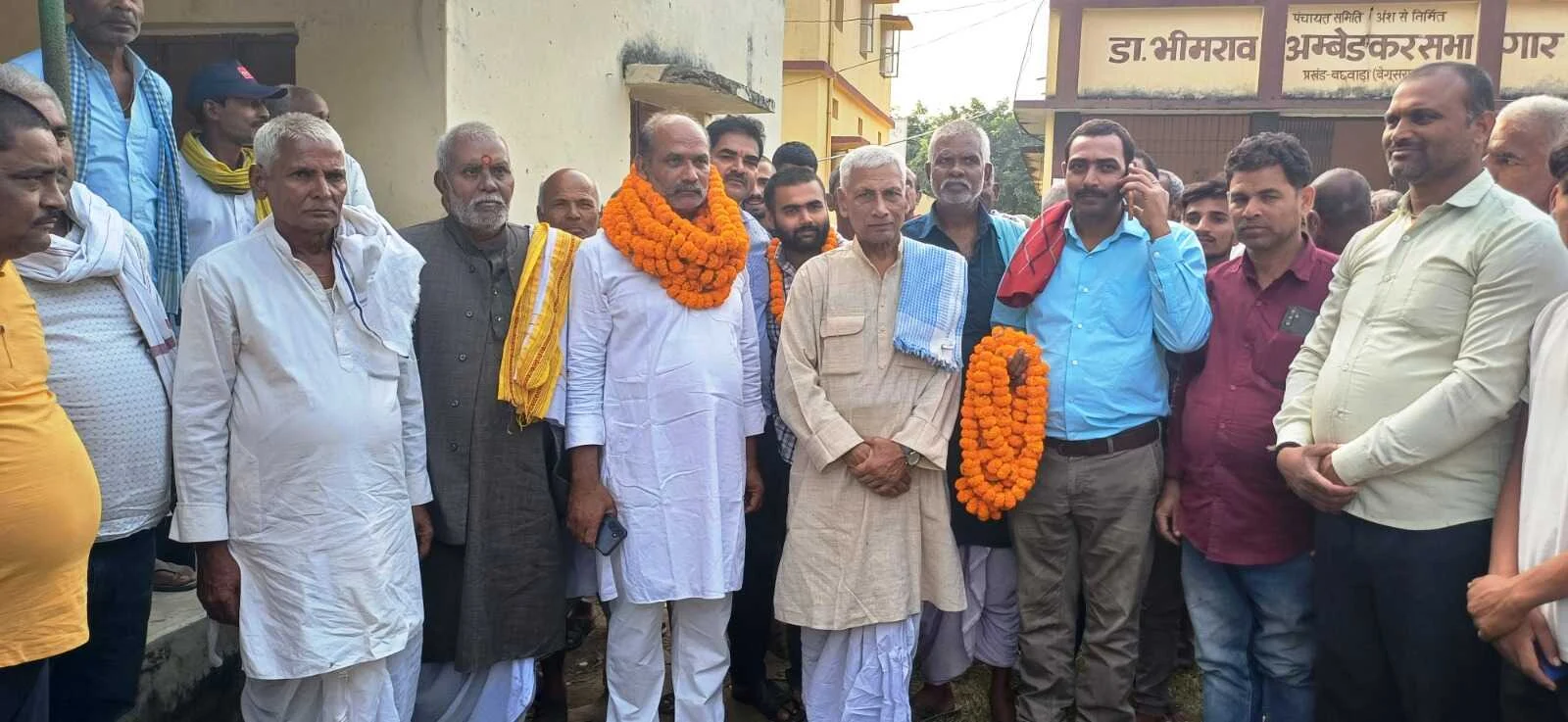बछवाड़ा में पैक्स चुनाव नामांकन के पहले दिन 27 प्रत्याशियों ने भरे नामांकन का पर्चा 2
