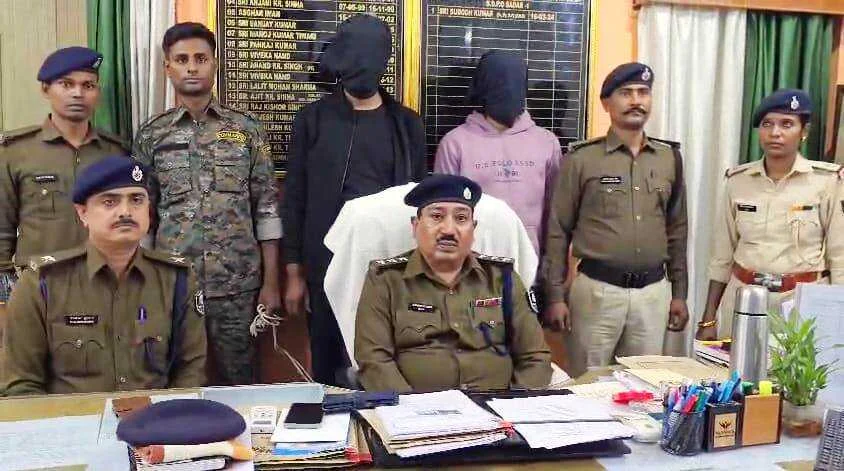 बैंकलूट कांड का बेगूसराय पुलिस ने किया खुलासा, लूट कांड के मुख्य आरोपी समेत दो आरोपी गिरफ्तार 1