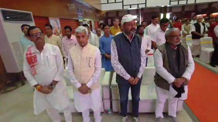 बिहार के लोक गायिका शारदा सिन्हा को बरौनी रिफाइनरी टाउनशिप के जुबली हॉल में दी गयी श्रद्धांजलि 2