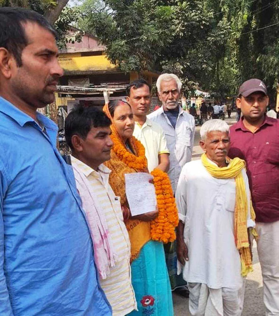भगवानपुर प्रखंड में तीसरे दिन 28 अभ्यर्थियों ने किया पैक्स अध्यक्ष पद को लेकर अपना नामांकन 3