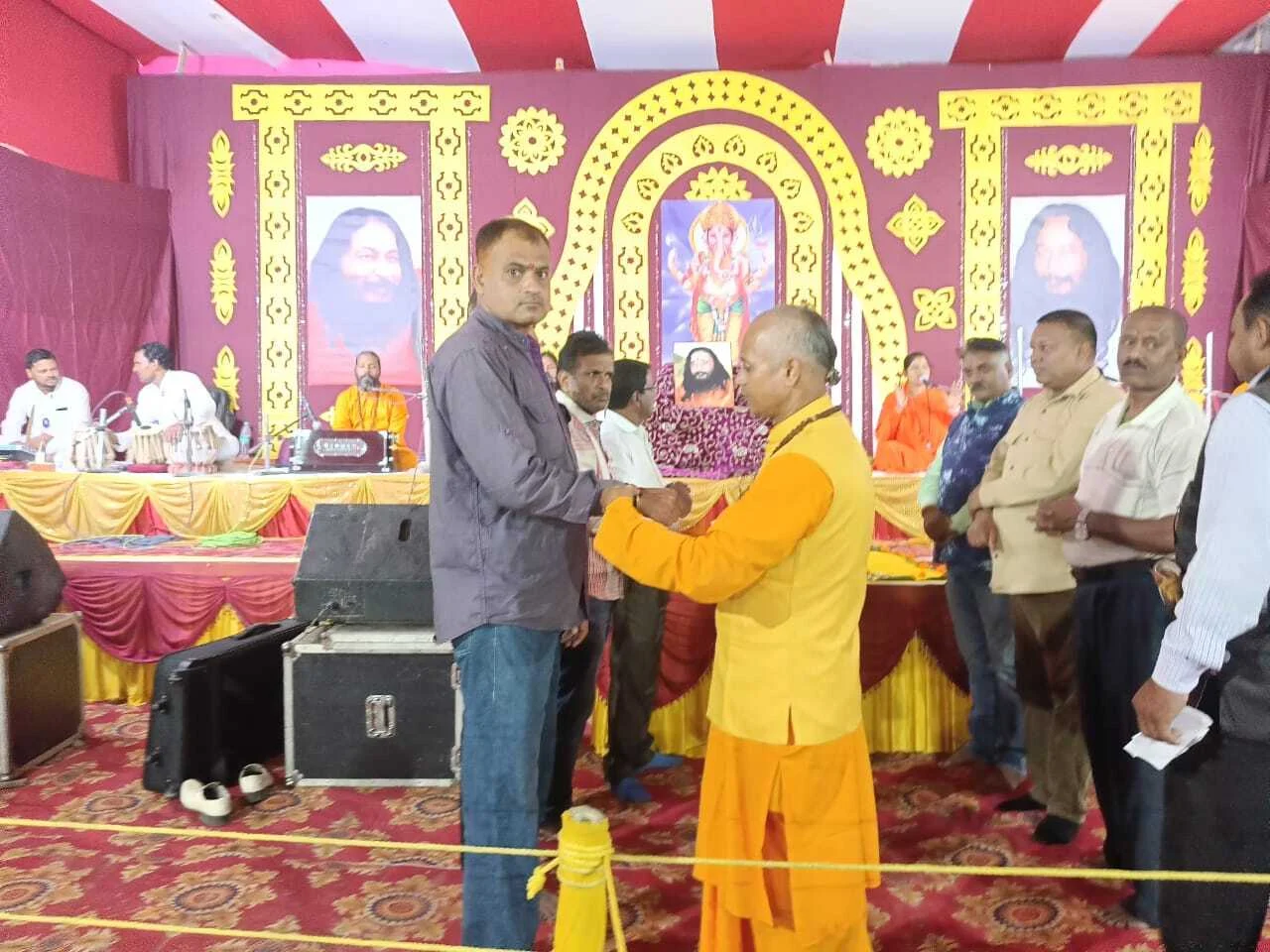 जिस प्रकार सीता रूपी आत्मा श्री राम रुपी परमात्मा से अलग होकर शोक ग्रस्त होती है ठीक इसी प्रकार एक जीव भी परमात्मा से विलग होकर दुख को प्राप्त करता है - साध्वी जी 4