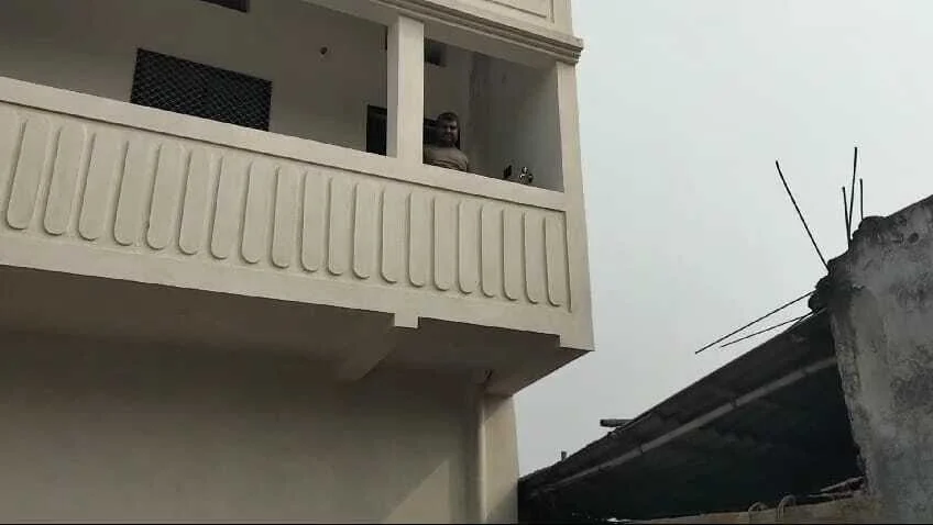 दामोदरपुर गांव स्थित एक किराना की दुकान में चोरों ने गल्ला का ताला तोड़कर चोरी की घटना का दिया अंजाम 3