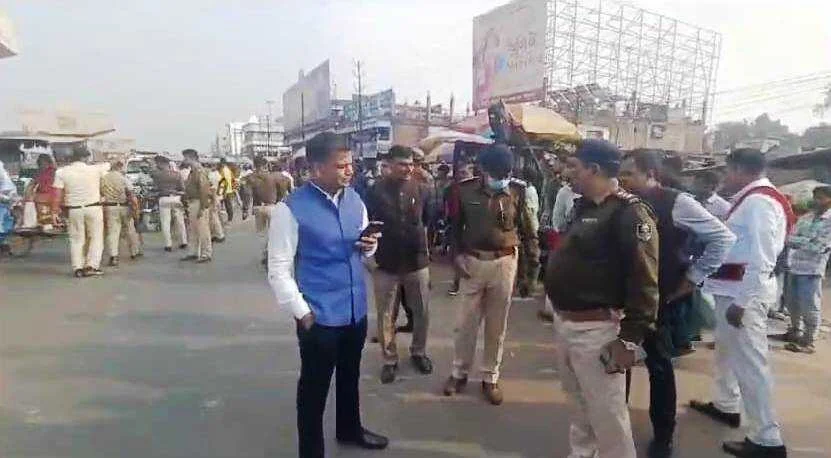 बेगूसराय में लगातार जगह जगह जाम की समस्या है परेशान हैं आम आवाम, जिलाधिकारी ने लिया जायजा 3