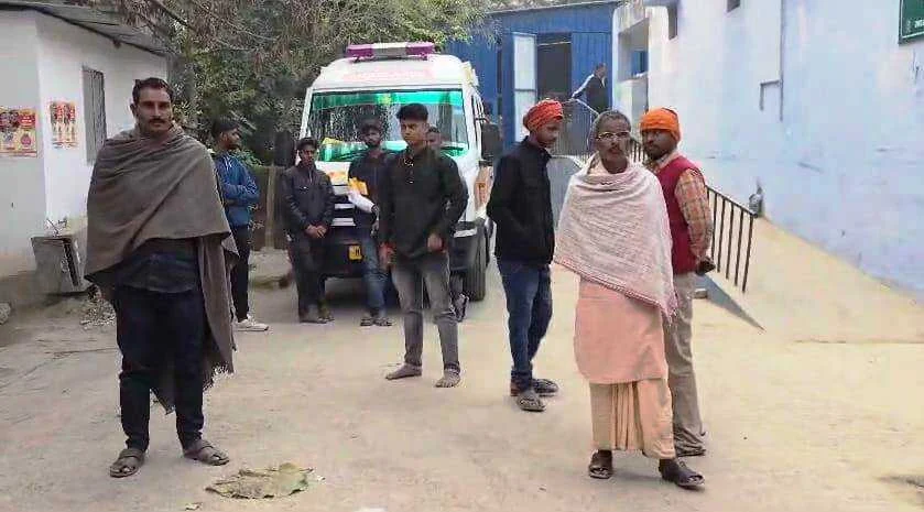 बेगूसराय में दबंगों ने दबंगई से तिलक समारोह में घुसकर जमकर किया बवाल, विरोध करने पर दबंगों ने एक युवक को पीट-पीटकर किया हत्या 3