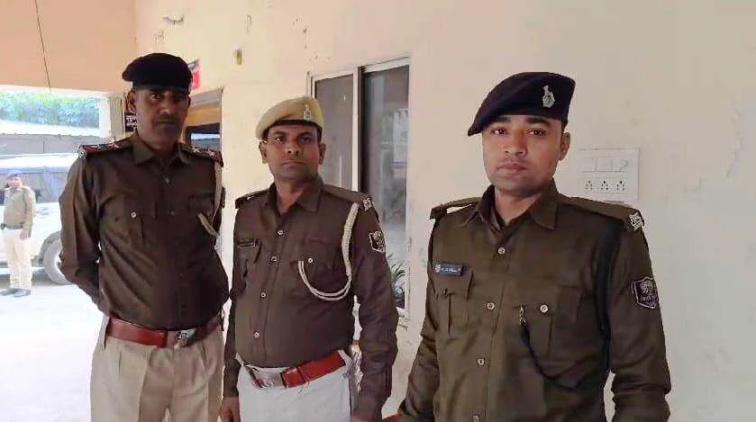 बेगूसराय में मानवता हुआ शर्मशार,एक व्यक्ति ने गुंगी नाबालिग लड़की से किया गलत काम, इलाके में फैली सनसनी, पुलिस आरोपी के ठिकाने पर कर रही छापेमारी 2