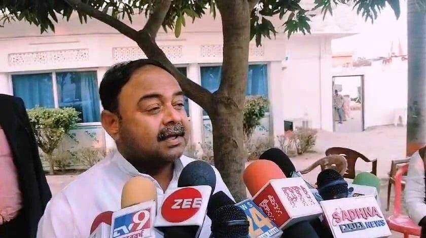 भारत में रहना है तो भारत माता की जय बोलना पड़ेगा,जितने पाकिस्तान वाले लोग हैं जितने पाकिस्तान की बात करने वाले हैं उनका समय अंतिम आ गया है - संतोष सिंह मंत्री 4