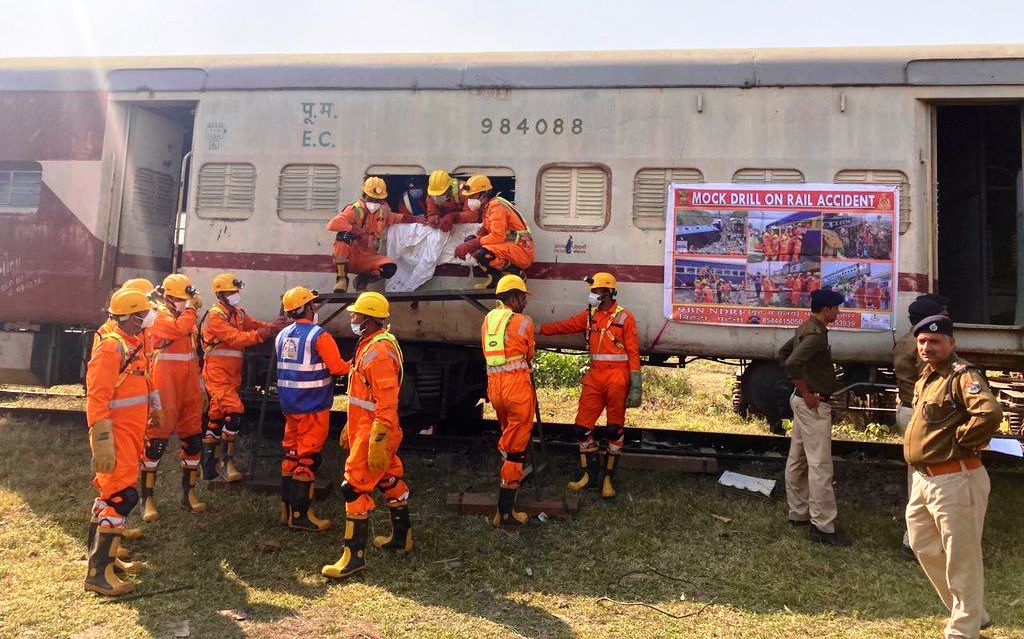 बरौनी में इमरजेंसी हूटर बजते ही सभी बचाव दल एलर्ट,पदाधिकारियों ने बताया इसे मॉक ड्रील 2