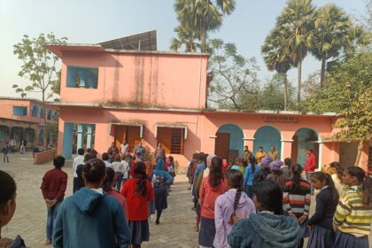 मुख्यमंत्री विद्यालय सुरक्षा कार्यक्रम के तहत भगवानपुर प्रखंड में प्रारंभिक व हाई स्कूलों में फोकल शिक्षक द्वारा स्वच्छता के प्रति छात्र-छात्राओं को किया गया जागरूक 16