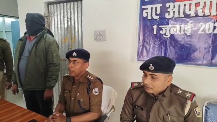 नालंदा: चेरो ओपी पुलिस ने वाहन चेकिंग अभियान के दौरा एक ट्रक से 3200 लीटर अंग्रेजी शराब किया बरामद,एक तस्कर गिरफ्तार 1