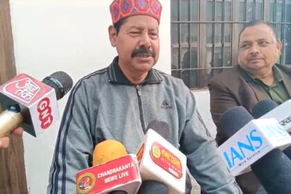 समस्तीपुर: नीतीश कुमार को महागठबंधन में आने का ऑफर, भाई वीरेंद्र ने कहा - राजनीतिक में कुछ भी संभव 12