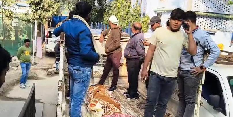 बेगूसराय में अज्ञात ट्रक के चकमा से दो बाइक आपस में टकराई,  दो बाइक पर चार लोगों में एक की मौत, तीन गंभीर रुप से घायल, चल रहा इलाज 1