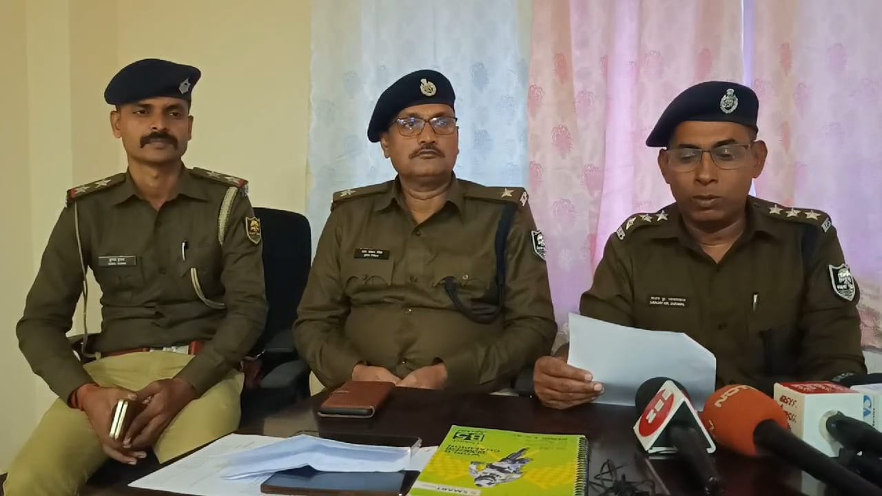 नालंदा: चौकीदार के ऊपर हुए गोलीबारी मामले में रहूई पुलिस ने अब तक तीन लोगों को किया गिरफ्तार, बैंक और ज्वेलरी दुकान में लूटपाट के इरादे से आए थे सभी 2