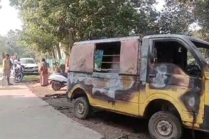 नालंदा: अज्ञात लोगों ने एक निजी स्कूल के वाहन को किया आग के हवाले, पास के झोपड़ी में लगाया आग 19