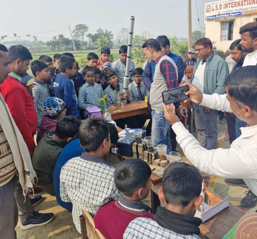 साइंस एग्जीबिशन कार्यक्रम में स्कूली बच्चों ने दिखाया जलवा, बाल वैज्ञानिक के प्रोजेक्ट प्रेजेंटेशन का अतिथियों ने किया सराहना 1