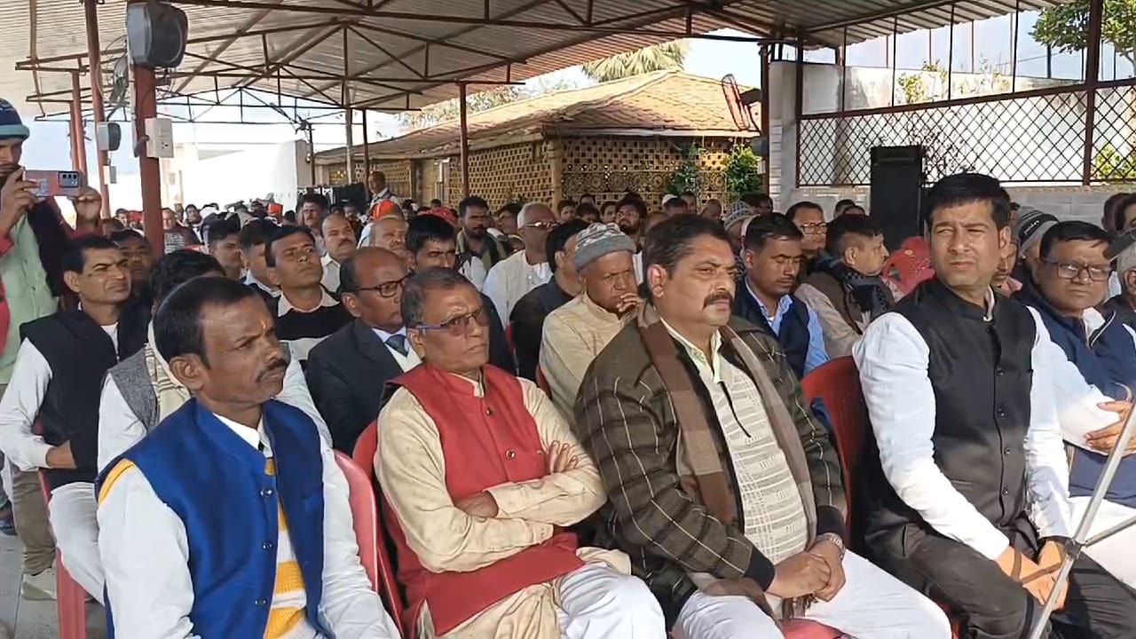 आसा पार्टी के राष्ट्रीय अध्यक्ष पूर्व केंद्रीय मंत्री आरसीपी सिंह का बड़ा बयान: कहा नीतीश कुमार को लोग हाईजैक नहीं बल्कि अवैध रूप से किया कब्जा 3