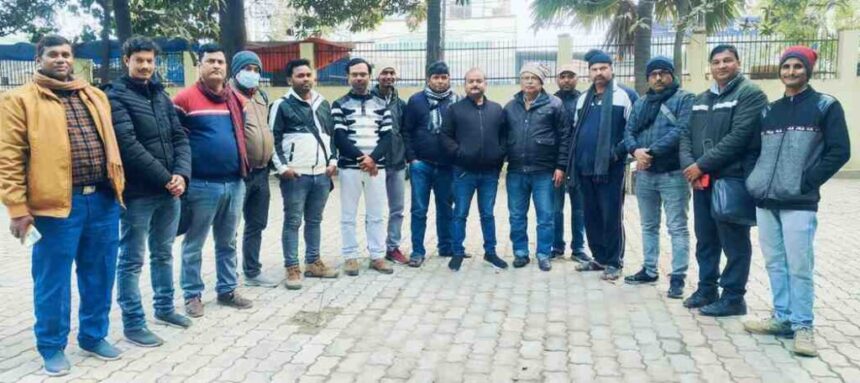 पत्रकारों पर जिला प्रशासन द्वारा दर्ज मुकदमा को लेकर डीएम से मिलेगा संघर्षरत पत्रकारों का प्रतिनिधिमंडल 1