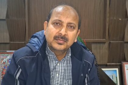 बिना निविदा और बिना वर्क ऑर्डर के भोला टॉकीज गुमटी पर आर.ओ.बी का शिलान्यास मुख्यमंत्री नीतीश कुमार द्वारा किया जाना बेहद आश्चर्यजनक व हास्यास्पद -अख्तरुल इस्लाम शाहीन 31