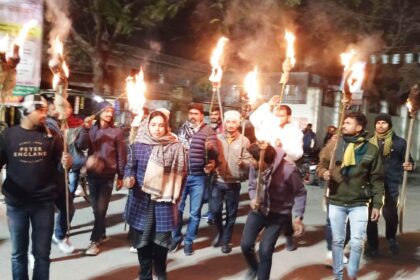समस्तीपुर में आइसा-आरवाईए,एआइएसएफ समेत अन्य वाम जनवादी छात्र-युवा संगठनों ने बीपीएससी अभ्यर्थियों पर लाठीचार्ज समेत अन्य मांगो को लेकर मशाल जुलूस निकालकर किया विरोध 21