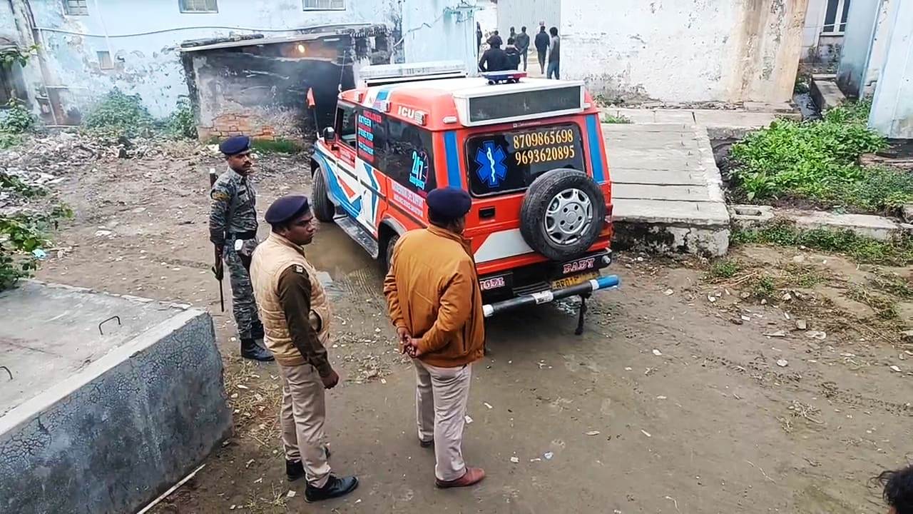 समस्तीपुर: नाला निर्माण के दौरान मिट्टी का धंसना गिरने से एक मजदूर की मौत, दो मजदूर को आयी हल्की चोटें 4