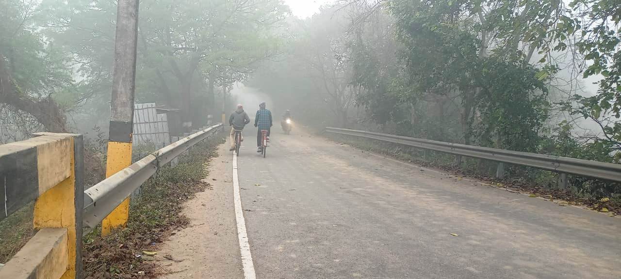 भीषण शीतलहर से जनजीवन अस्त-व्यस्त, अलाव की व्यवस्था नदारथ 10