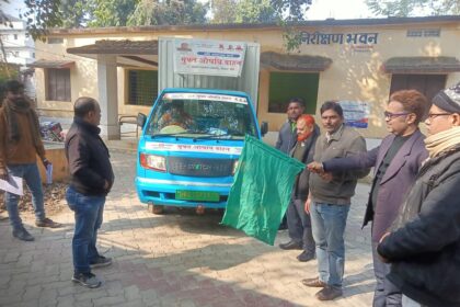 प्रभारी व प्रबंधक ने मुफ्त औषधि परिवहन वाहन को हरी झंडी दिखाकर किया रवाना 17
