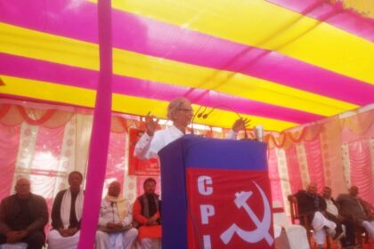 सत्ता की लड़ाई को धर्म की लड़ाई बता रहा है भाजपा - डॉ रामपूनियानी 17