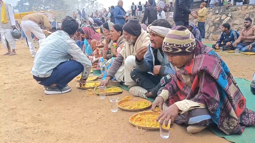 राजगीर में ग्रामीण विकास मंत्री श्रवण कुमार के द्वारा किया गया सियासी वन भोज कार्यक्रम 1